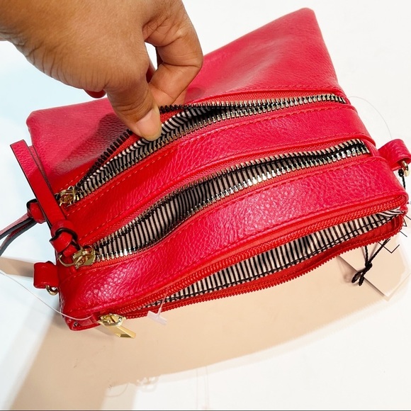 Emperia Clutch/Wristlet Red Color Vegan 3 Pockets with Zip - Picture 4 of 10